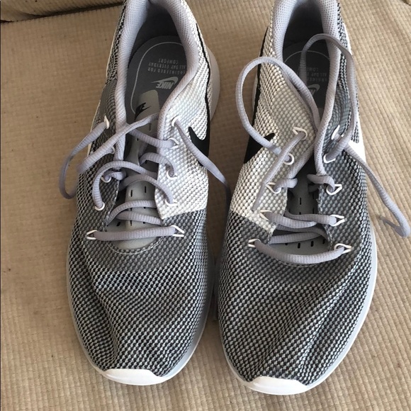 Nike sneakers gray size 10 - Picture 4 of 7